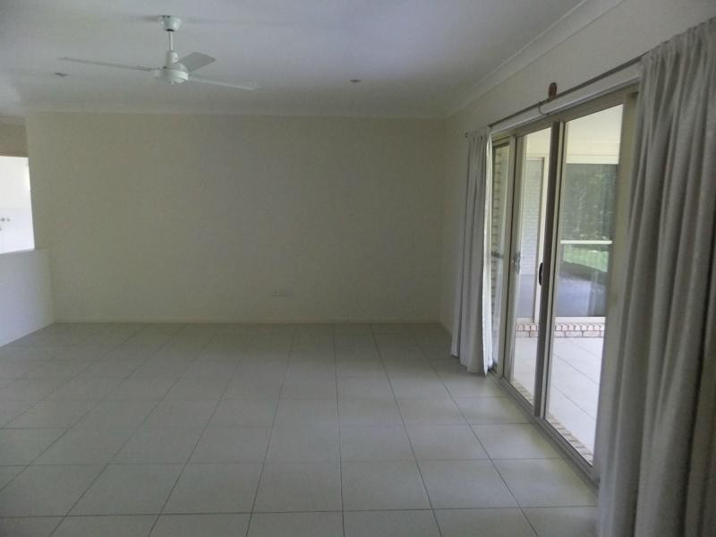 8 Leichhardt Street, Woodford QLD 4514