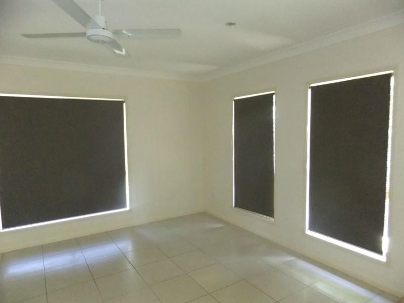 8 Leichhardt Street, Woodford QLD 4514