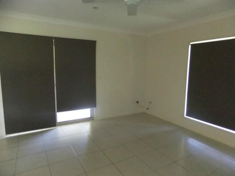 8 Leichhardt Street, Woodford QLD 4514