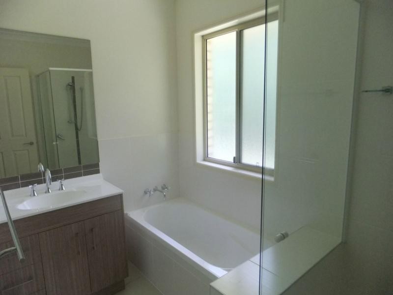 8 Leichhardt Street, Woodford QLD 4514