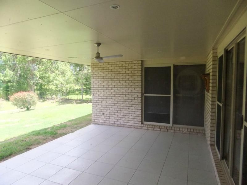 8 Leichhardt Street, Woodford QLD 4514