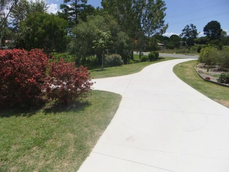 8 Leichhardt Street, Woodford QLD 4514