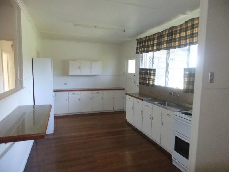 7 Old Cove Road, Woodford QLD 4514