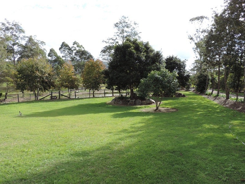 245 Kropp Rd, Woodford QLD 4514