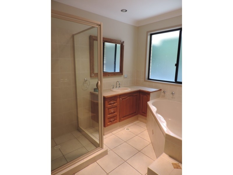 245 Kropp Rd, Woodford QLD 4514