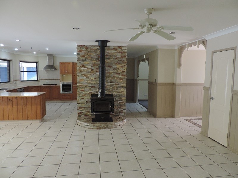 245 Kropp Rd, Woodford QLD 4514