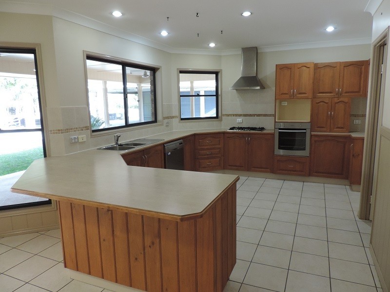 245 Kropp Rd, Woodford QLD 4514