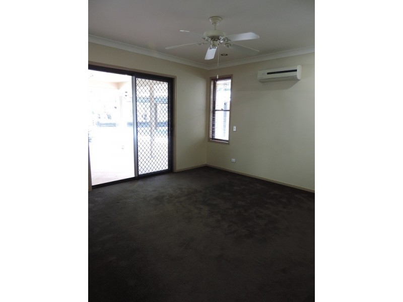 245 Kropp Rd, Woodford QLD 4514