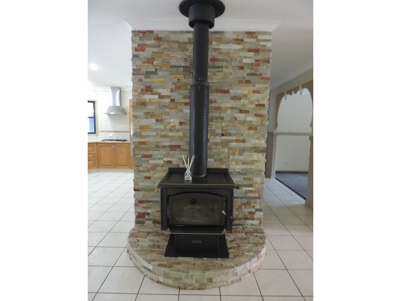 245 Kropp Rd, Woodford QLD 4514