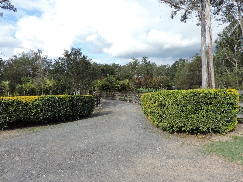 245 Kropp Rd, Woodford QLD 4514