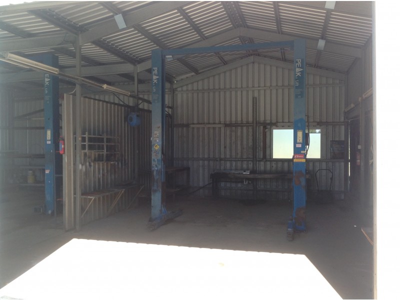 52 King St, Nanango QLD 4615
