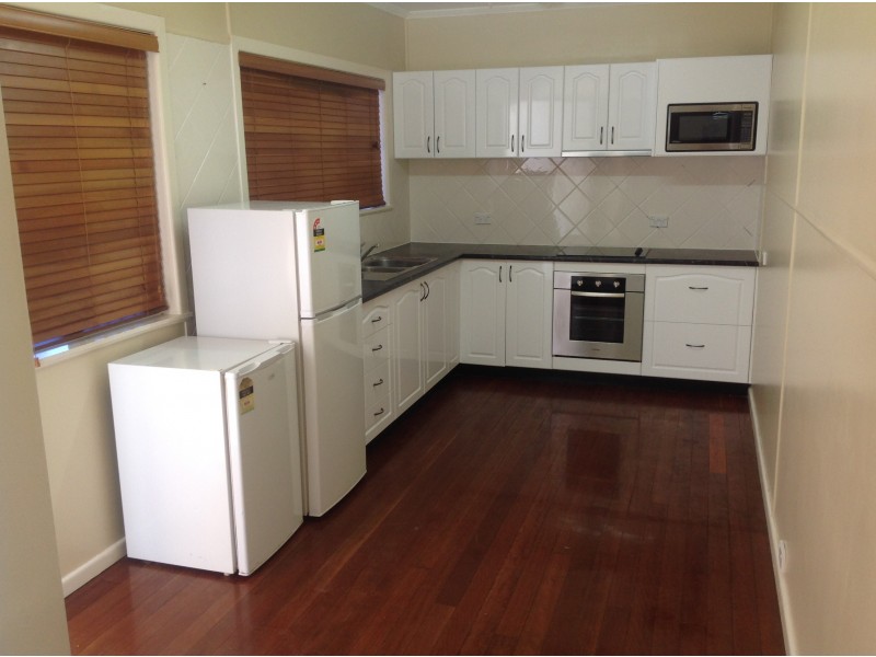52 King St, Nanango QLD 4615