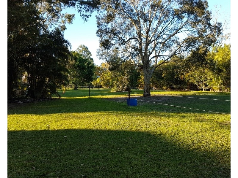 8 Hardwood Rd, Landsborough QLD 4550