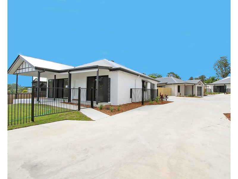 8 George St, Woodford QLD 4514