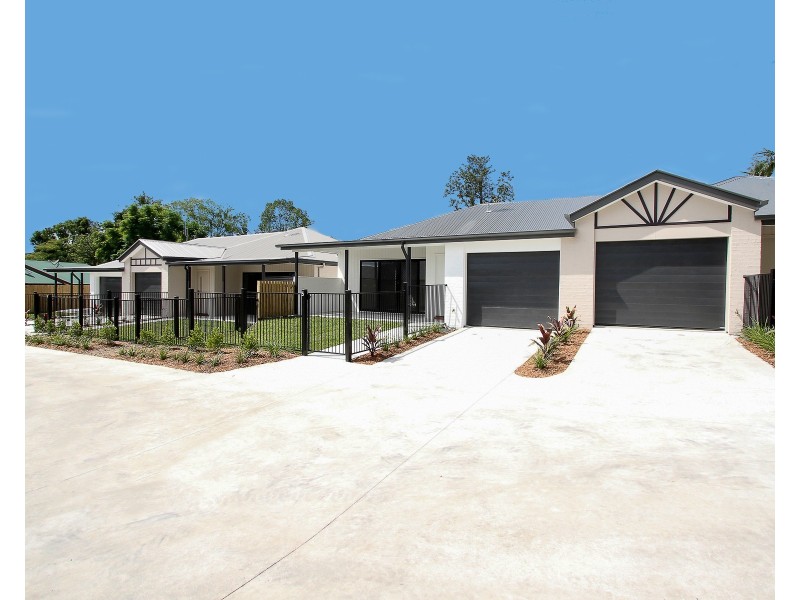 8 George St, Woodford QLD 4514
