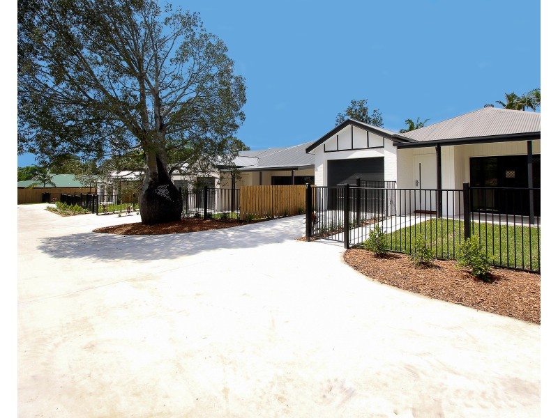 8 George St, Woodford QLD 4514