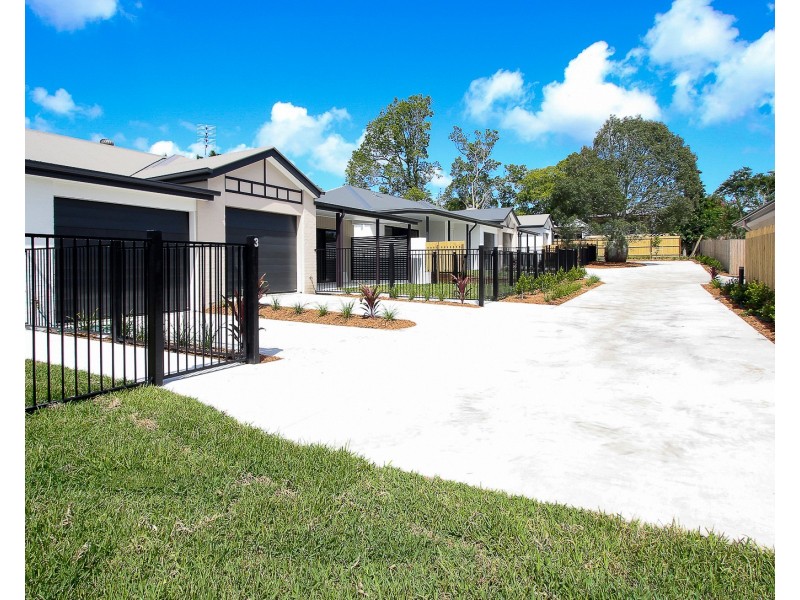 8 George St, Woodford QLD 4514