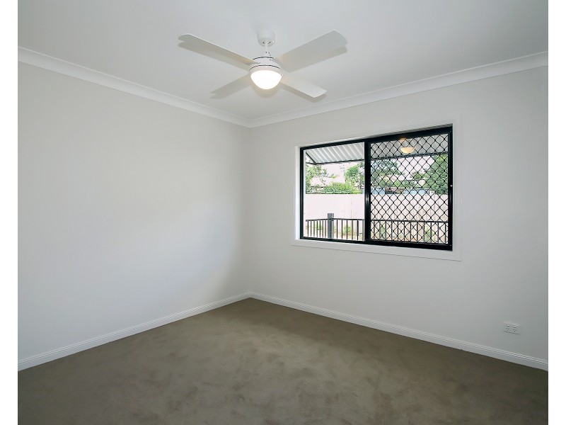 8 George St, Woodford QLD 4514