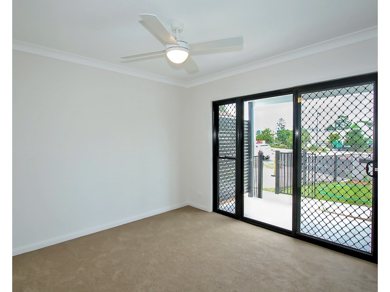 8 George St, Woodford QLD 4514