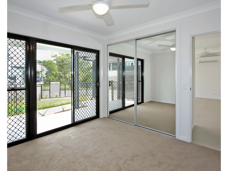 8 George St, Woodford QLD 4514