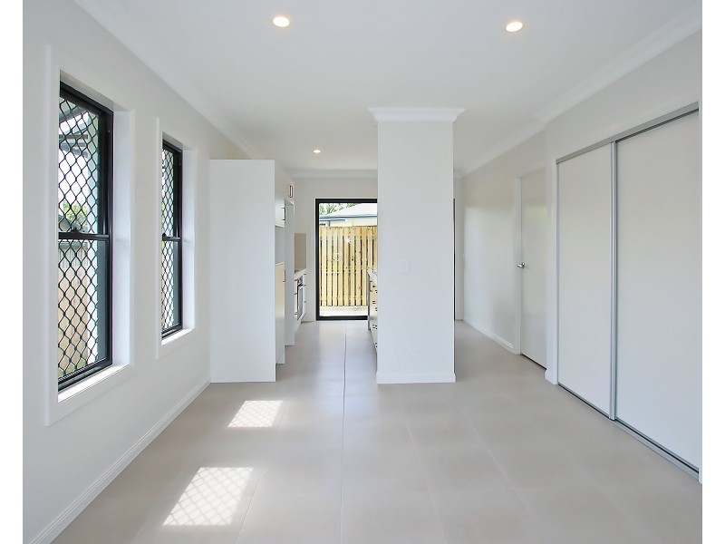8 George St, Woodford QLD 4514