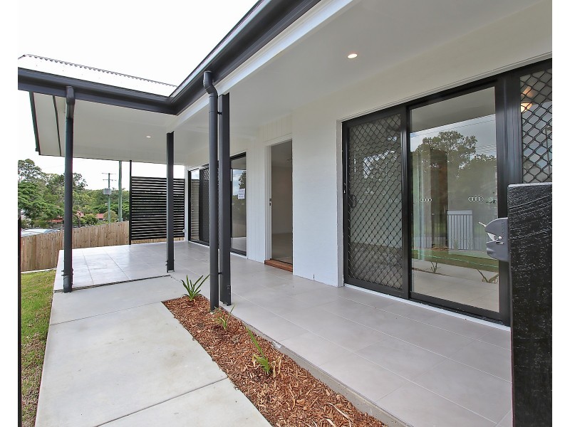 8 George St, Woodford QLD 4514