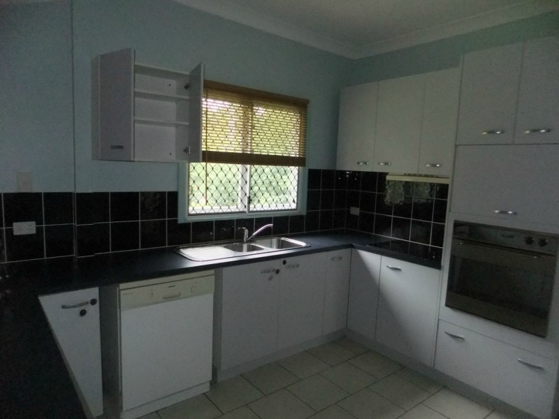 4 Daybell St, Woodford QLD 4514