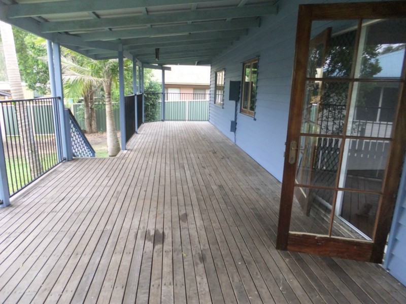 4 Daybell St, Woodford QLD 4514