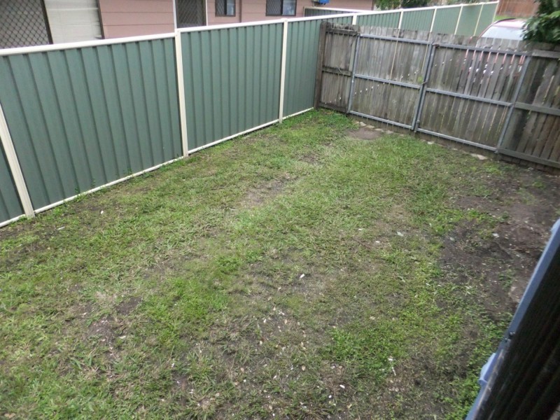 4 Daybell St, Woodford QLD 4514