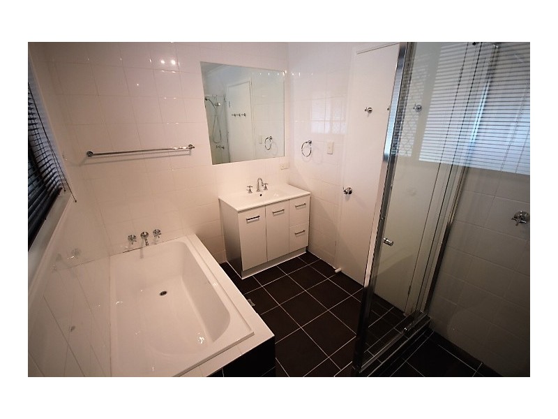 33 Pooles Rd, Villeneuve QLD 4514