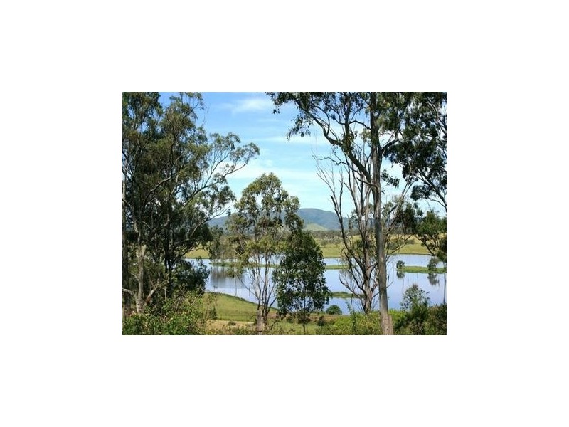 33 Pooles Rd, Villeneuve QLD 4514