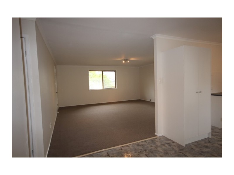 33 Pooles Rd, Villeneuve QLD 4514