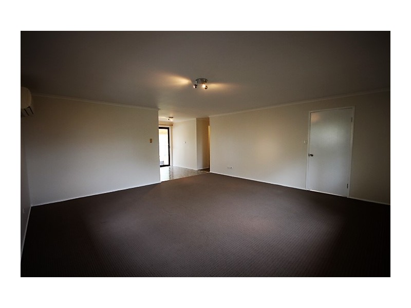 33 Pooles Rd, Villeneuve QLD 4514