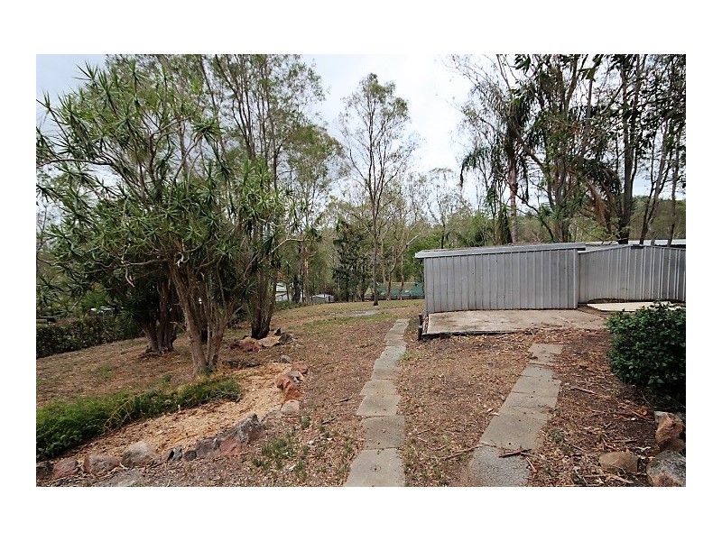 33 Pooles Rd, Villeneuve QLD 4514