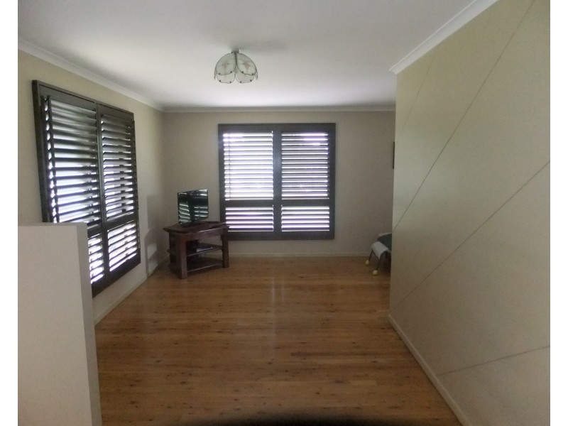 23 Peterson Rd, Woodford QLD 4514