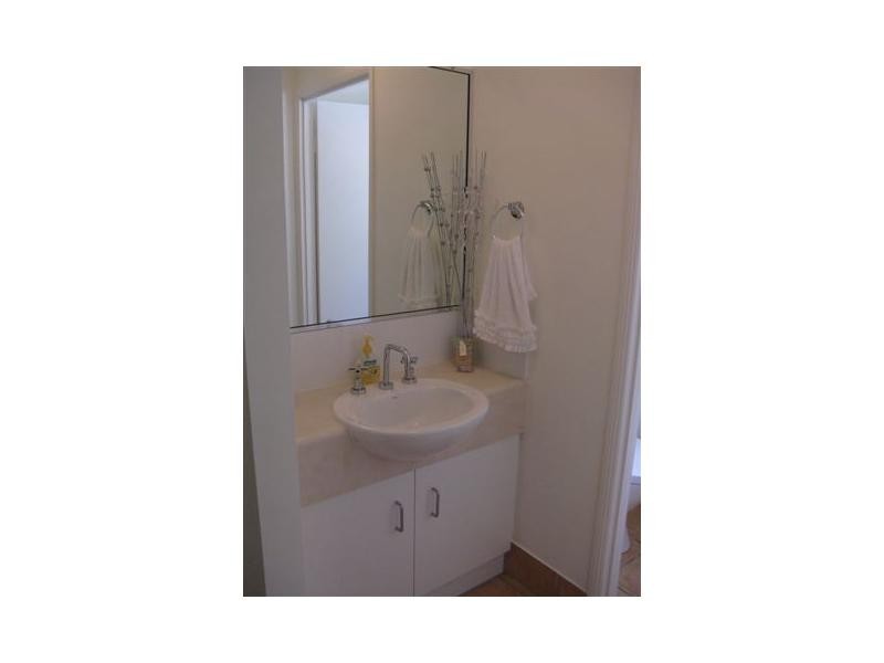 8 Noomar Drive, Doonan QLD 4562