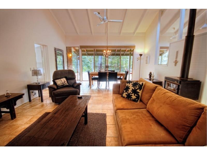 32 SUNRISE Road, Tinbeerwah QLD 4563