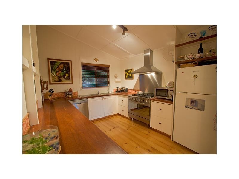 4 WILLIAM Road, Eumundi QLD 4562