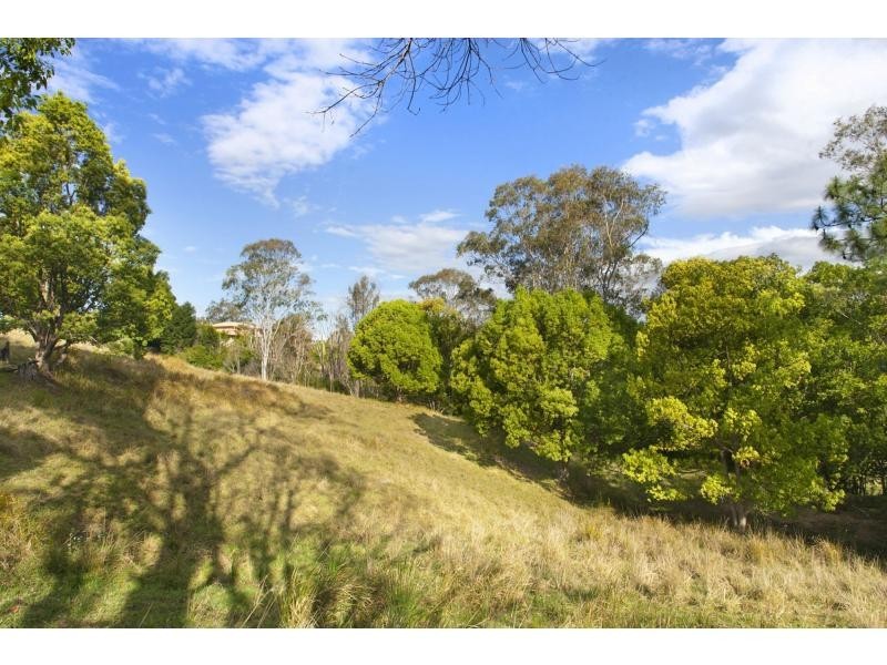 53 Crescent Road, Eumundi QLD 4562