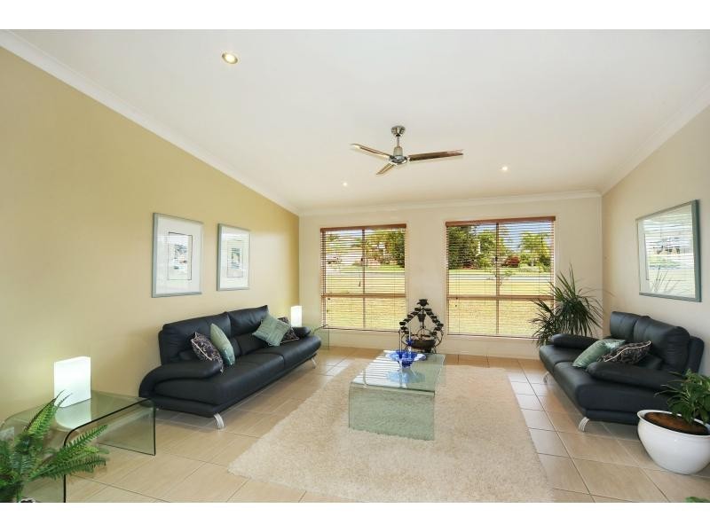 9 DIRUM Court, NOOSA BANKS, Tewantin QLD 4565