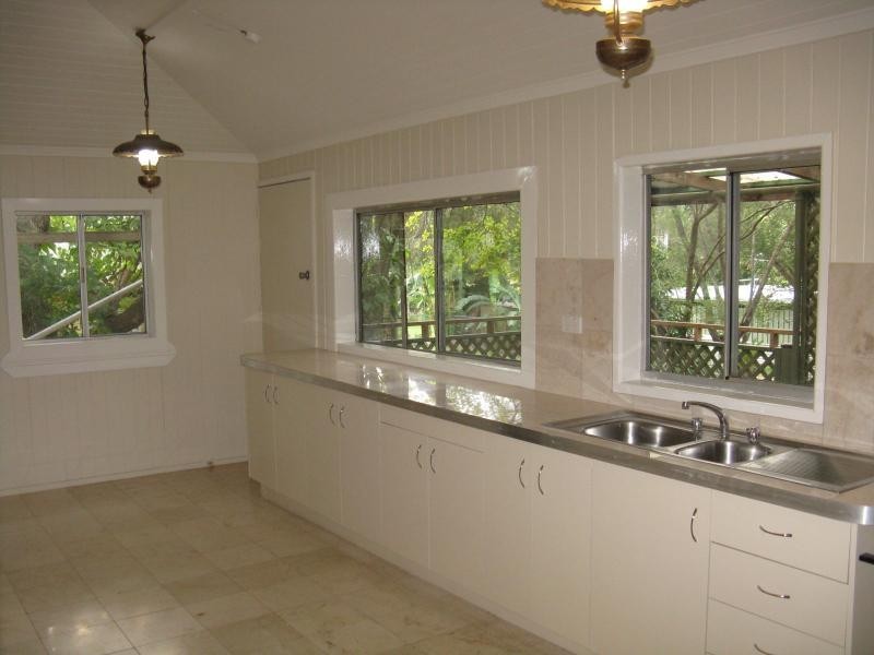 136 MEMORIAL Drive, Eumundi QLD 4562