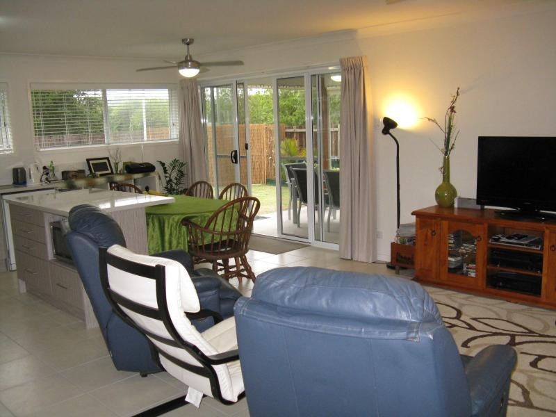 2/7 BURRELL Avenue, Eumundi QLD 4562