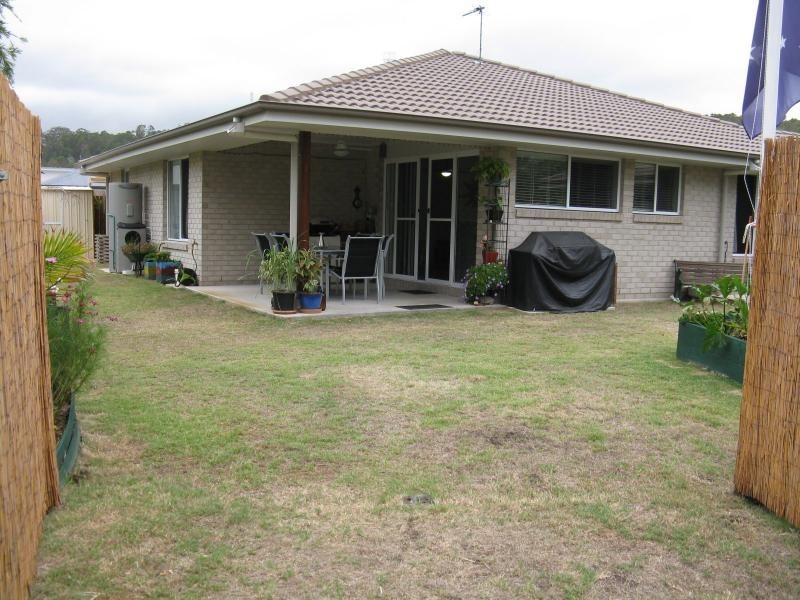 2/7 BURRELL Avenue, Eumundi QLD 4562