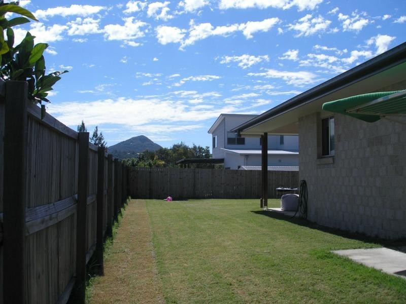 8 VIV HULL Avenue, Eumundi QLD 4562