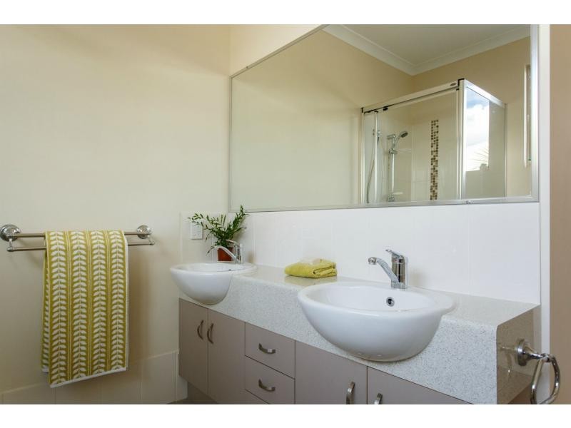 8 BURRELL Avenue, Eumundi QLD 4562