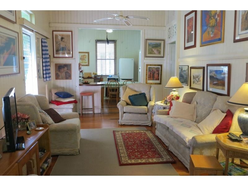9 Crescent Road, Eumundi QLD 4562
