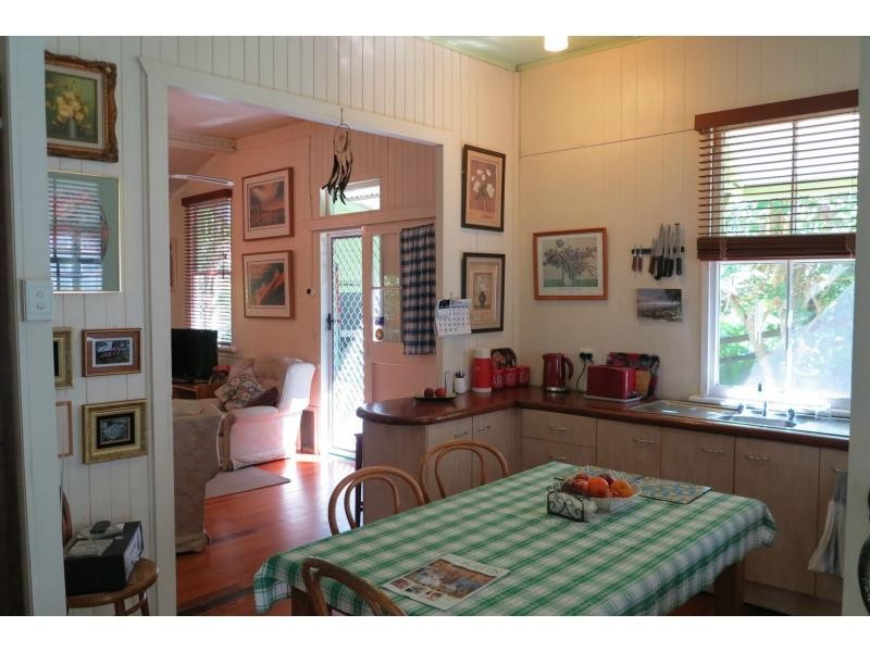 9 Crescent Road, Eumundi QLD 4562