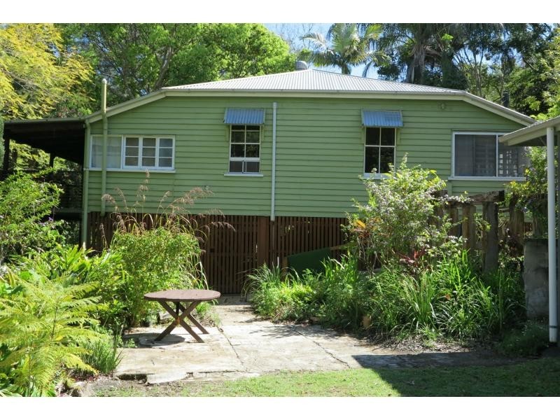 9 Crescent Road, Eumundi QLD 4562