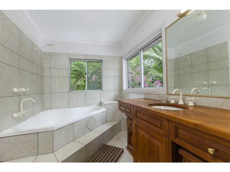 25 Cook Street, Eumundi QLD 4562