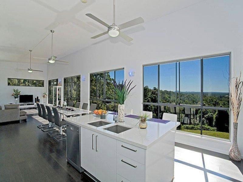 18 Clearview Drive, Lake Macdonald QLD 4563